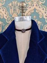 Load image into Gallery viewer, Lady Whistledown Velvet Choker
