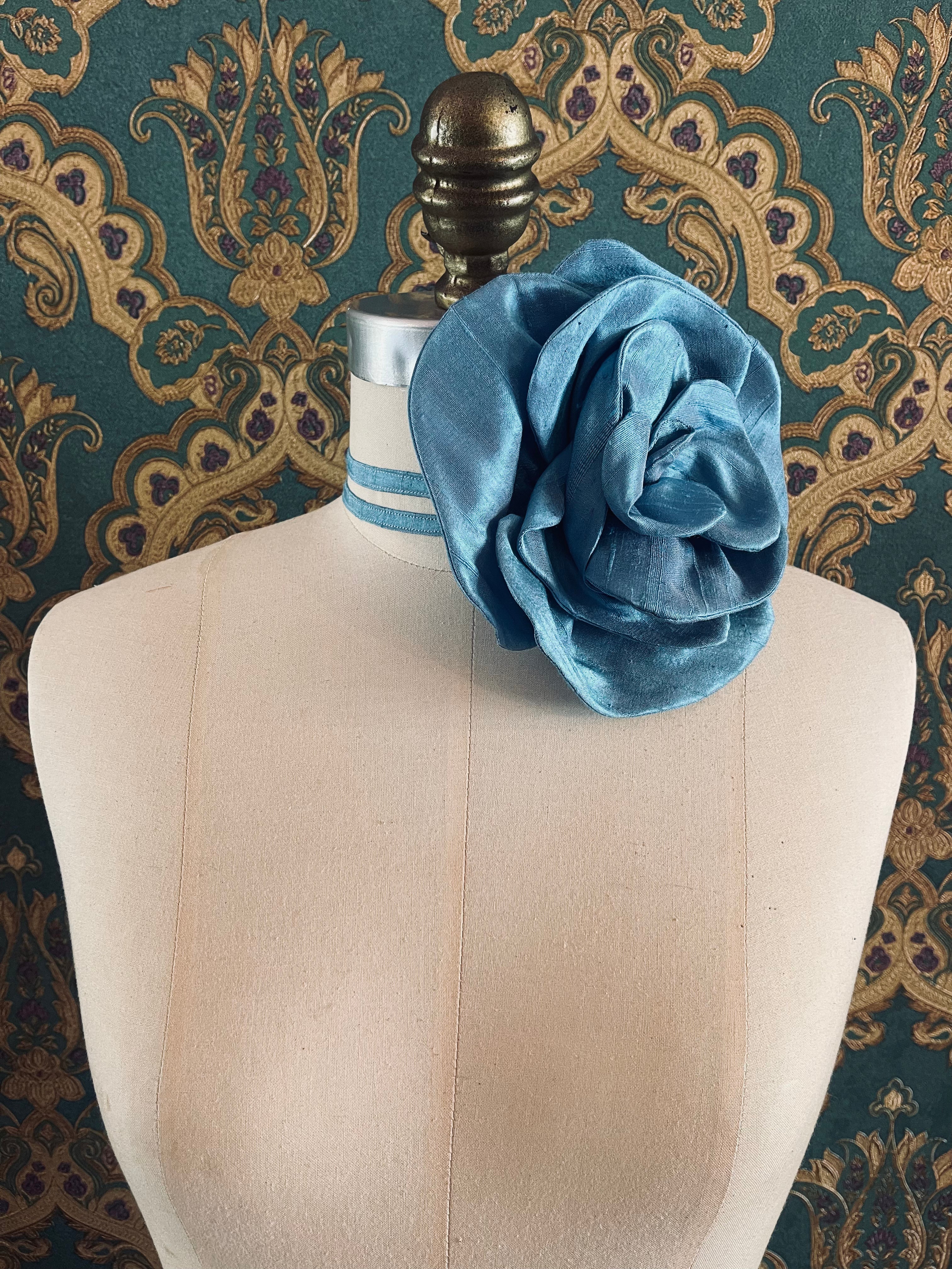 Bellucci_silk-flower-choker_large-blue