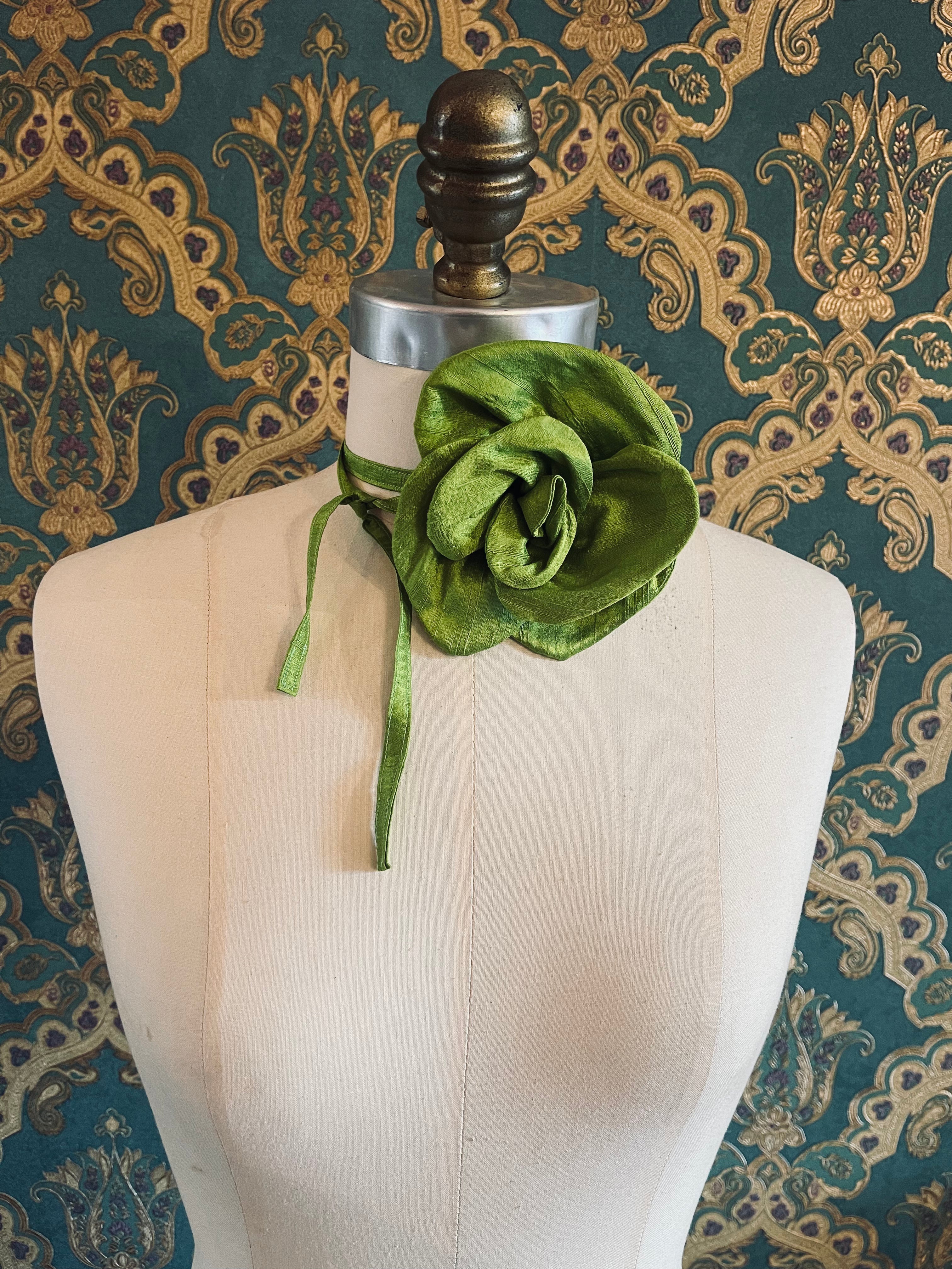 Bellucci_silk-flower-choker_small-chartreuse